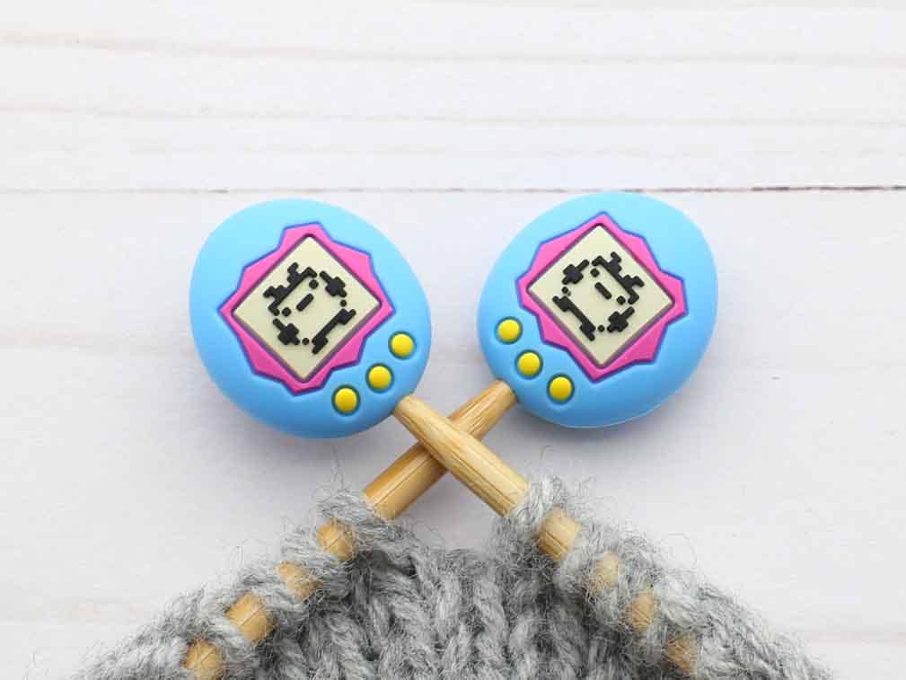 Fox & Pine Stitches - Tamagotchi | Arrête-mailles