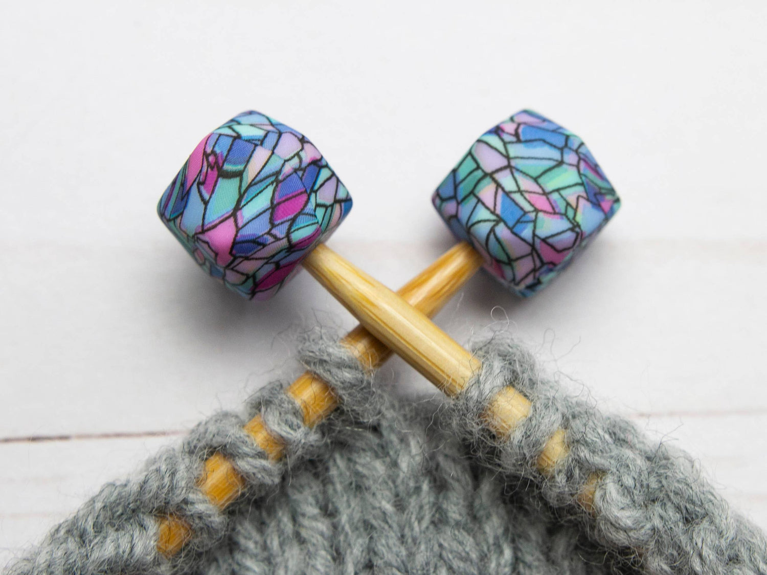 Fox & Pine Stitches - Hexagone de vitrail *petit trou* | Bloque-mailles