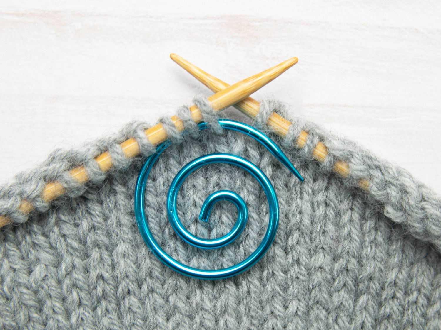 Fox & Pine Stitches Shimmer Blue Spiral Cable Needle