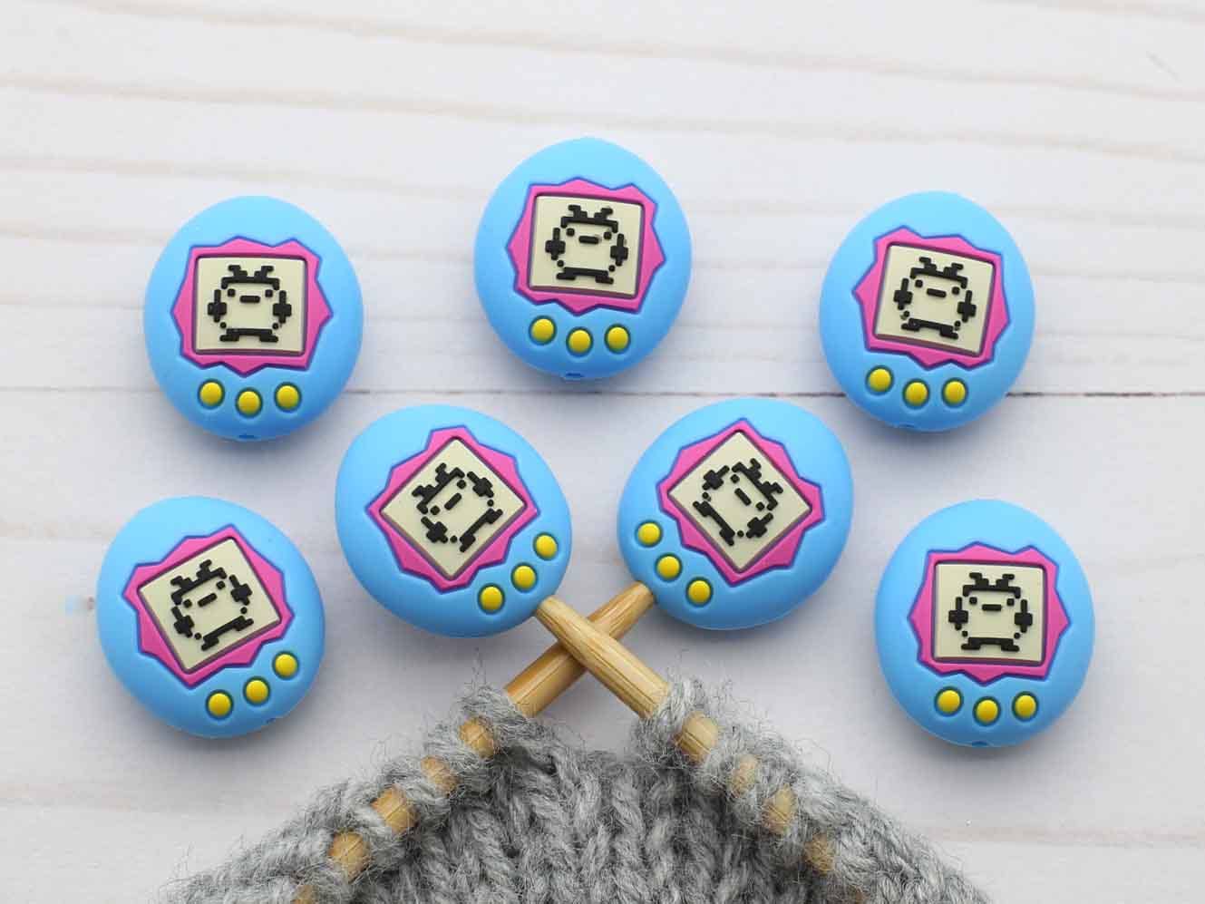 Fox & Pine Stitches - Tamagotchi | Arrête-mailles
